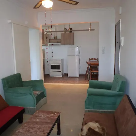 Apartment Tarasi 4